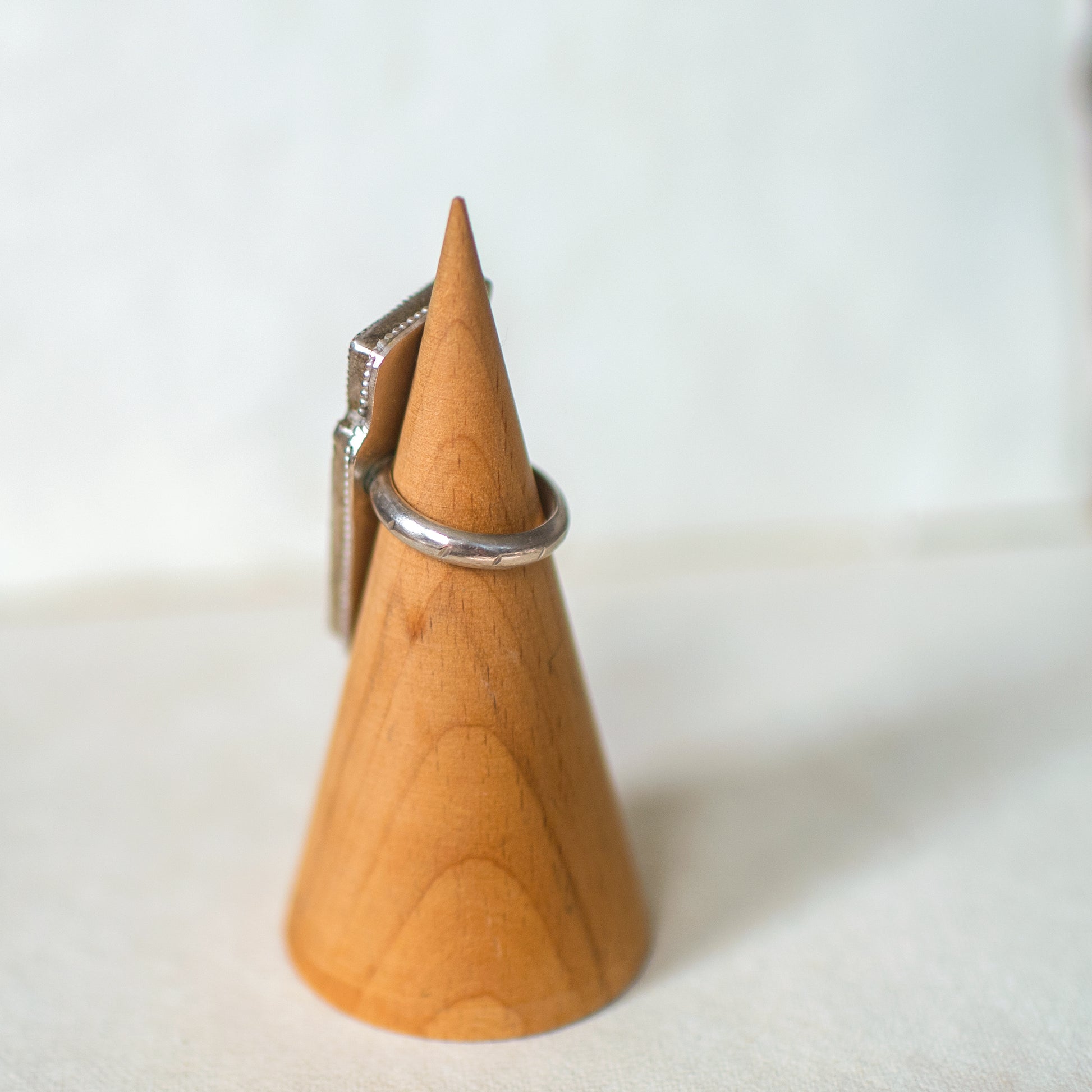 Rasta Bolt. Size 8