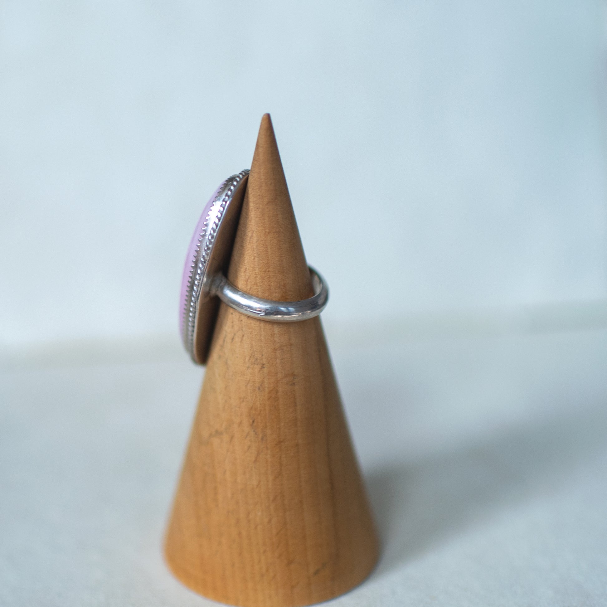 Milkglass - Pink Conch Shell Cabochon Sterling Silver Ring. Size 7