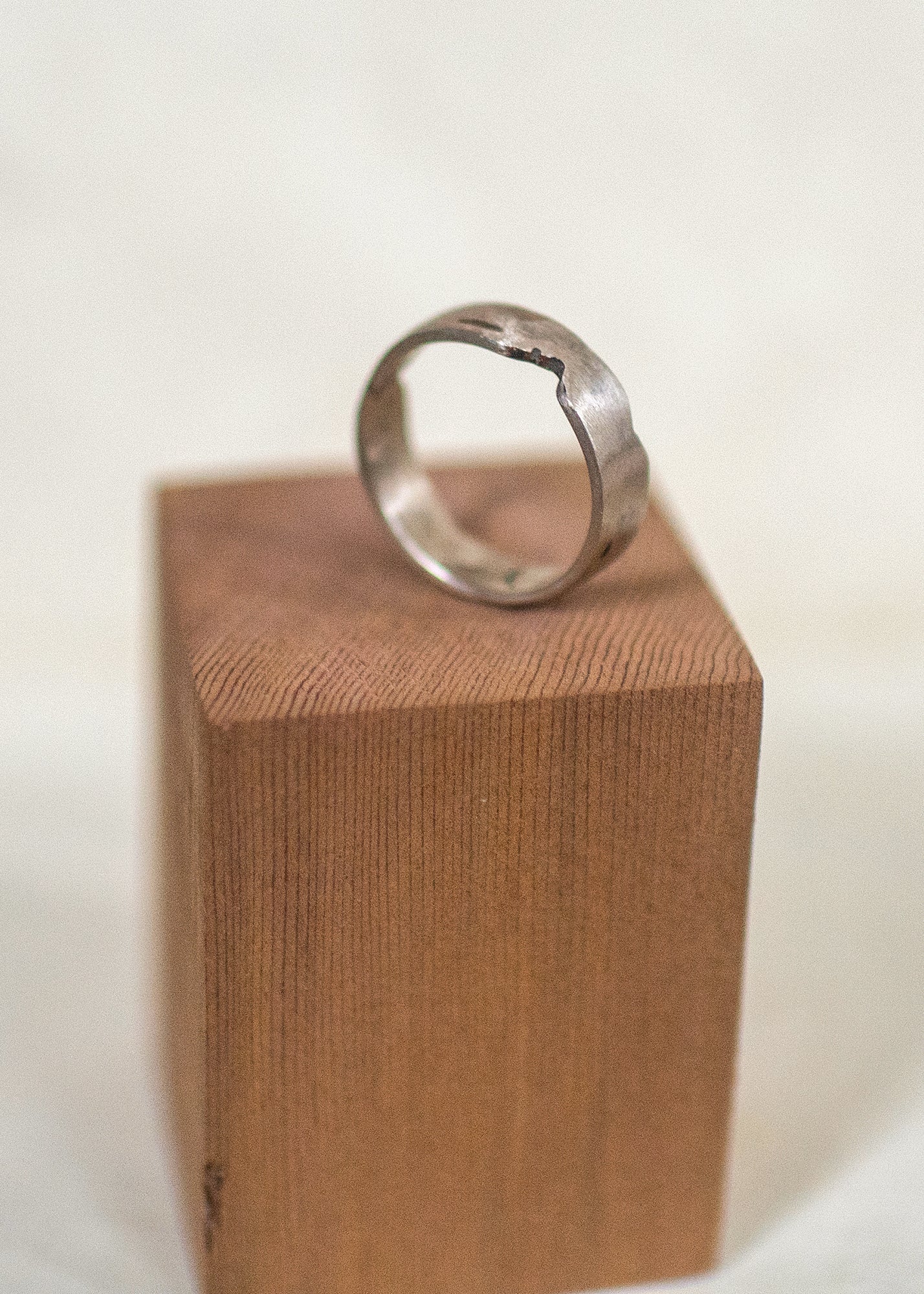 Edge of the Valley Ring