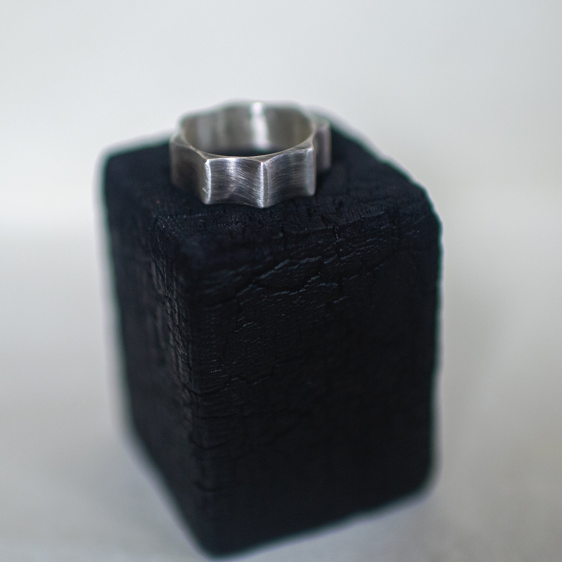 Outlaw Rivet- Size 8